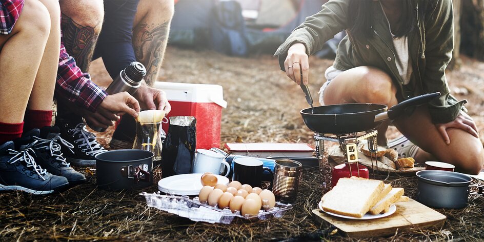 Tip na rychlá jídla na dovolenou, která připravíte v kempu, na chatě i v karavanu