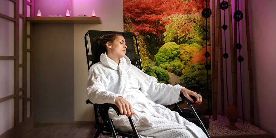 Relaxační energetická masáž i vstup do finské či biosauny