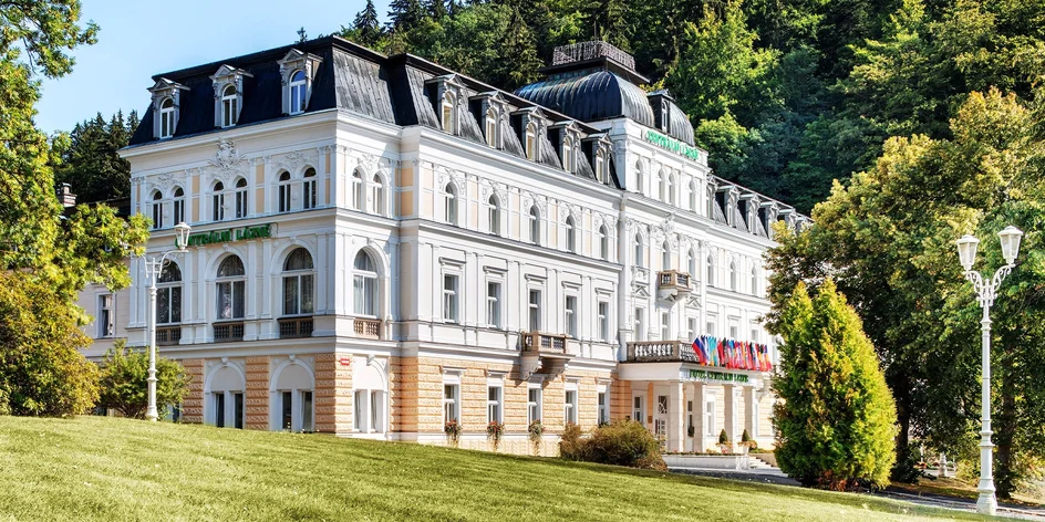 Mariánské Lázně: 4* luxusní hotel s polopenzí, neomezeným wellness i procedurami