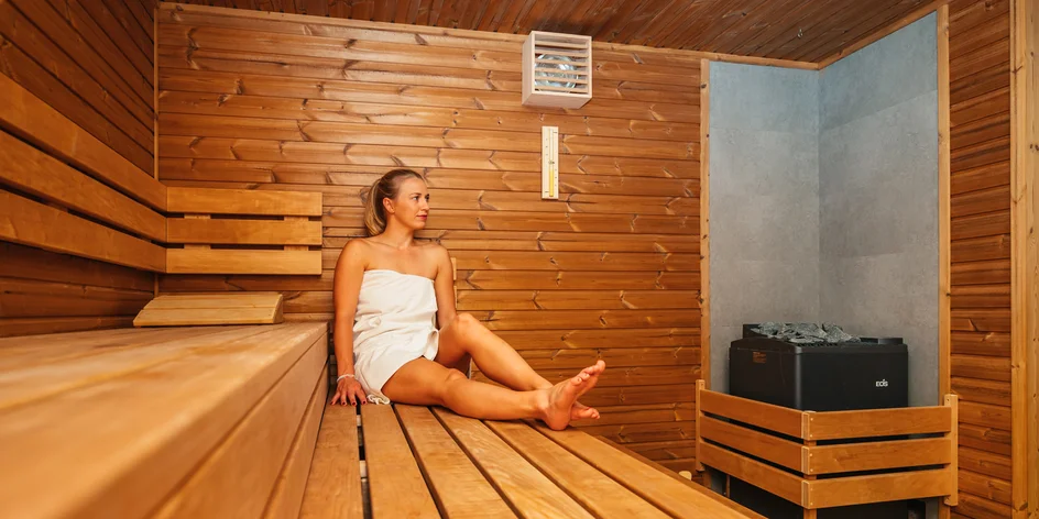 Privátní vířivka a láhev sektu nebo sauna pro 2 osoby