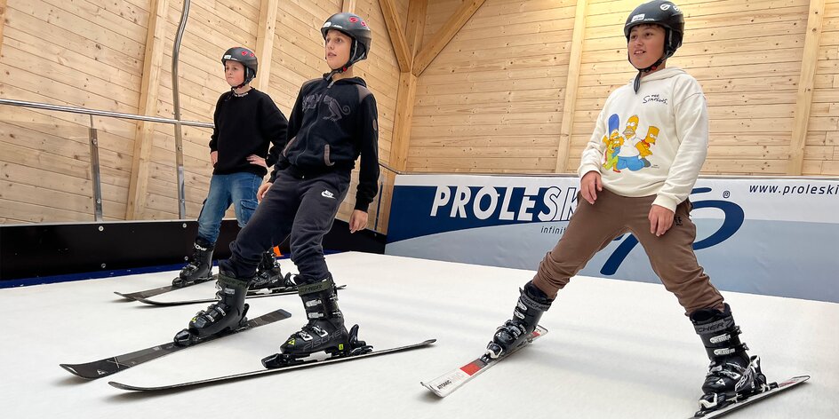 60min. kurz na simulátoru: lyže i snowboard vč. výbavy