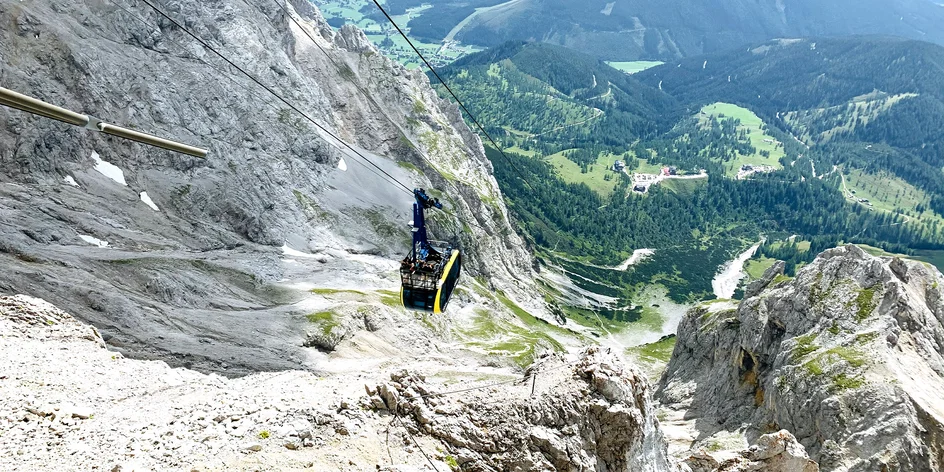 Dachstein: Nebeská stezka i Ledový palác, odjezd z Moravy