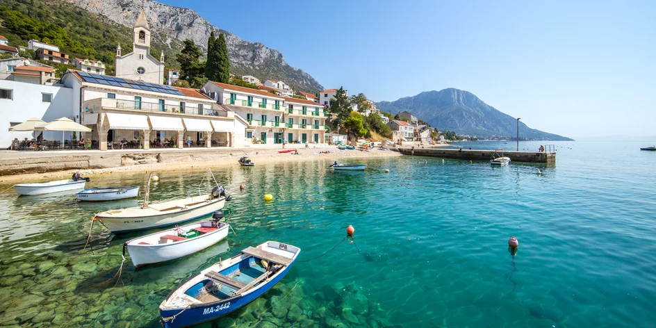 Dovolená u Gradacu: hotel na pláži, polopenze