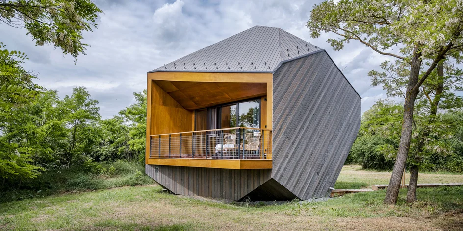 Rock Cabins blízko Balatonu: vířivka, sauna i boxy se stravou