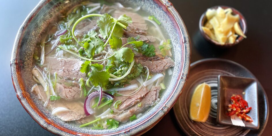 Vietnamská polévka phở s hovězím pro 1 i 2 osoby