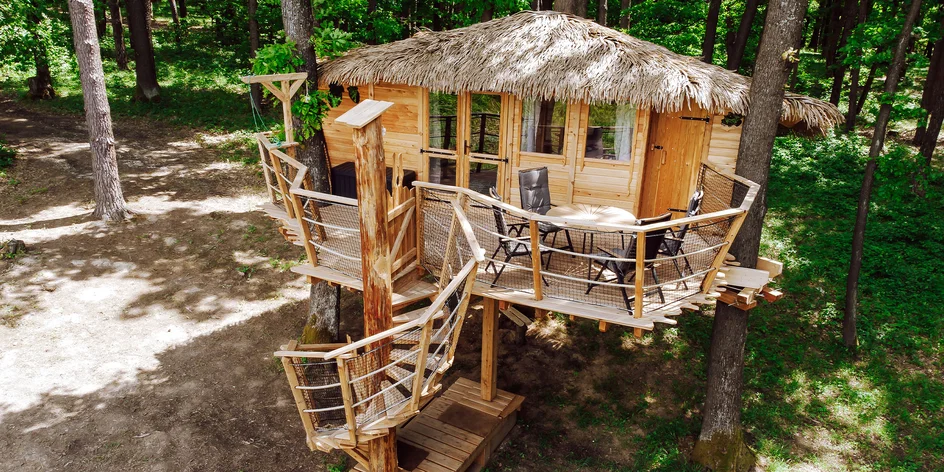 Romantika v treehouse v Bojnicích a snídaně