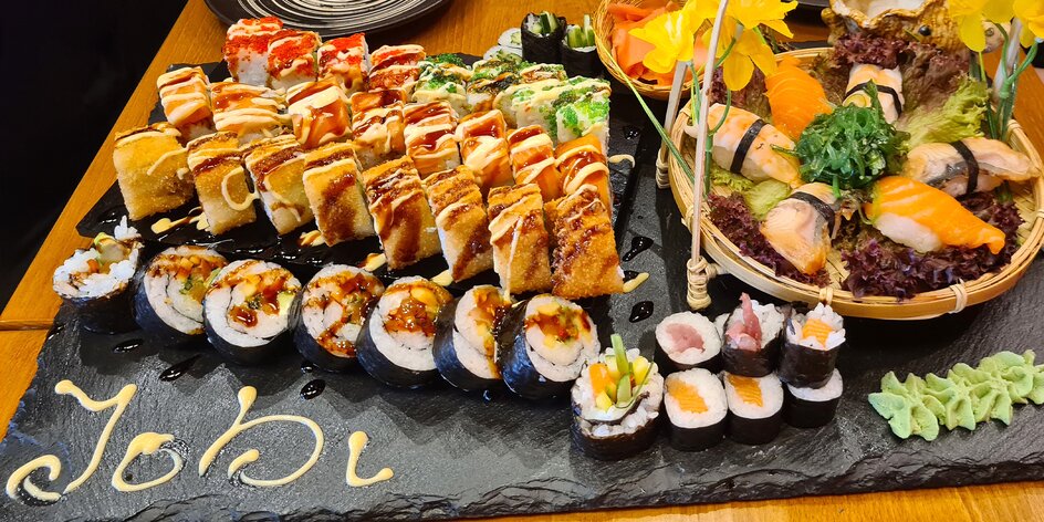 Set 32 nebo 54 ks sushi: maki, nigiri i speciální rolky