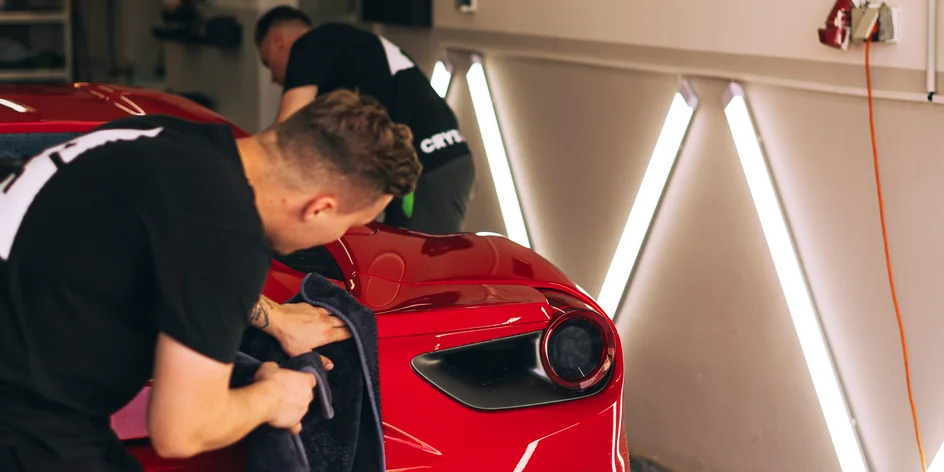 Klasické mytí vozu, čištění interiéru i detailing a vosk