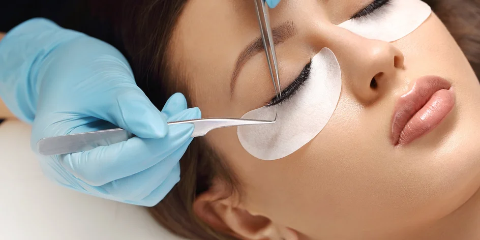 Prodloužení řas: od metody řasa na řasu po objem 8D