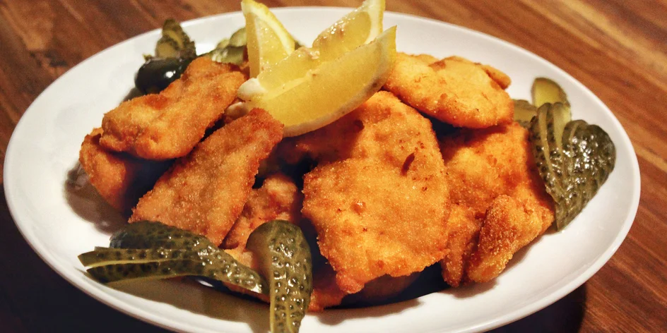 Hovězí tatarák s topinkami nebo mix řízků i pivo