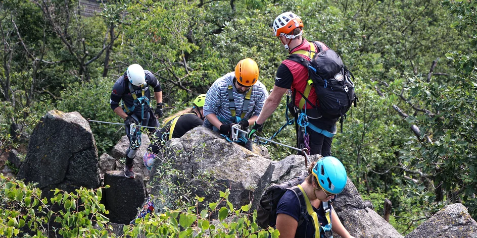 Lezení po ferratě na Mlynářův kámen u Dubiček