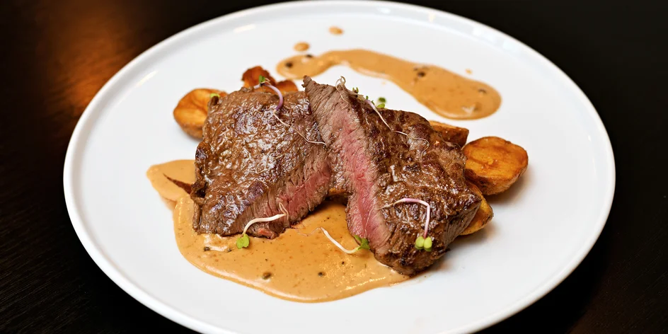 Tříchodové menu se steakem či burgerem pro 2 osoby