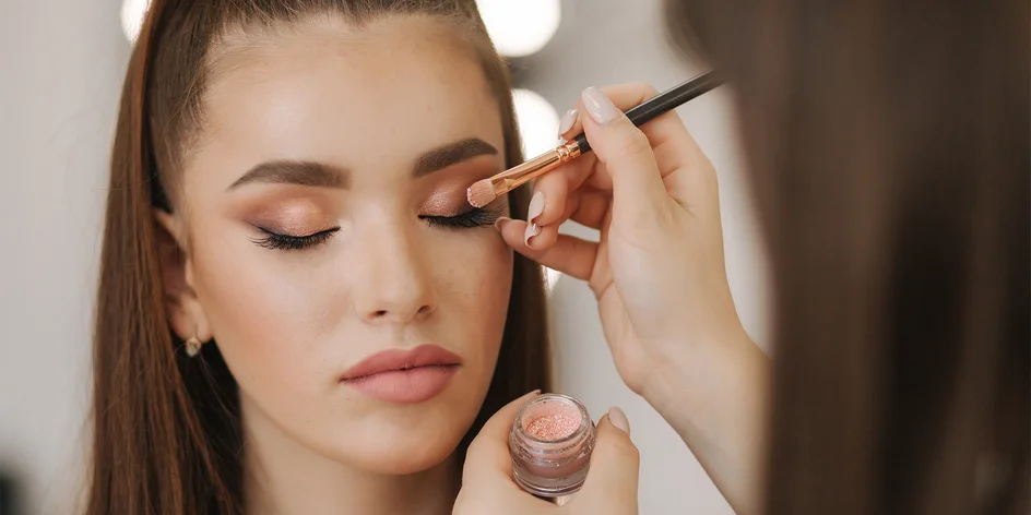 Kurzy líčení s profesionální make-up artist pro 1 i 2 os.
