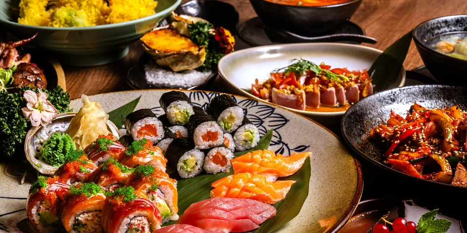4chodové japonské či korejské menu i sushi pro dva