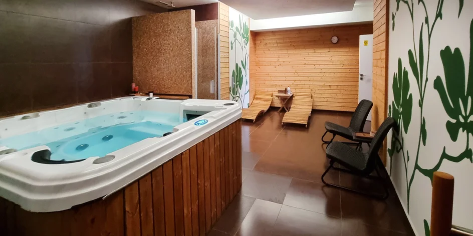90–180min. vstup do privátního wellness až pro 8 os.