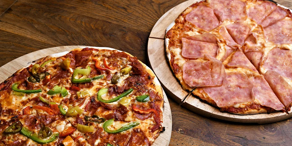 Jedna nebo dvě pizzy podle výběru ze 12 druhů