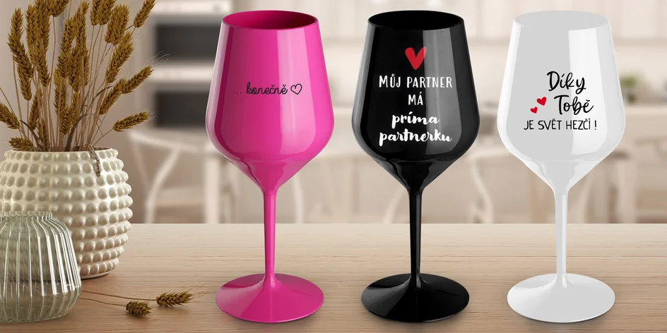 Nerozbitná sklenice na víno s vtipným nápisem