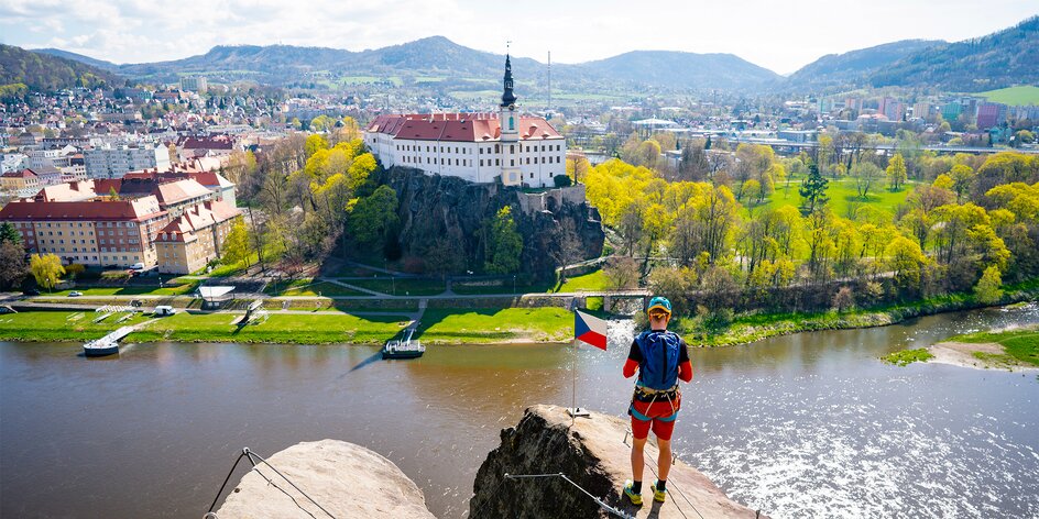Kam v Česku na ferraty? 13 tipů na lezení ve skalách, i když nejste horolezci