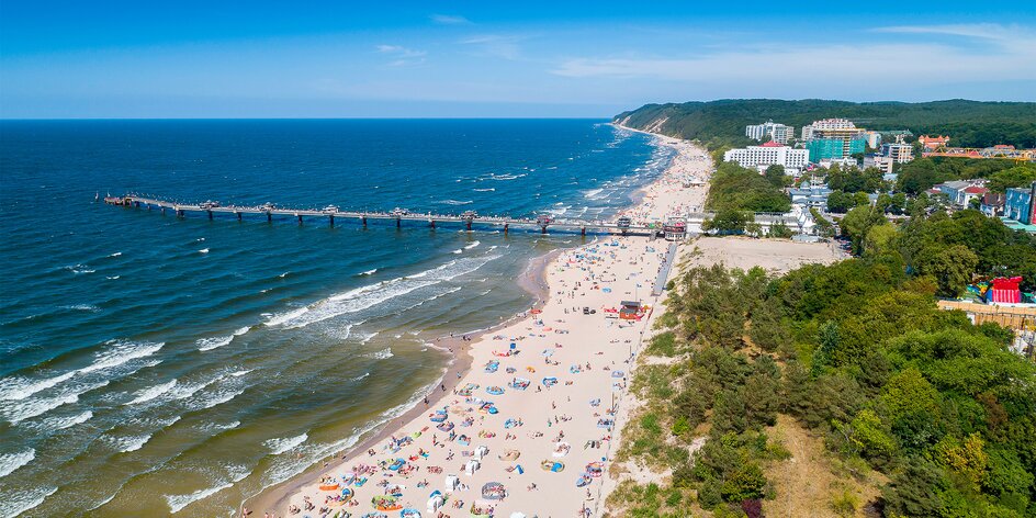 Den na pláži: výlet do Międzyzdrojů v Polsku