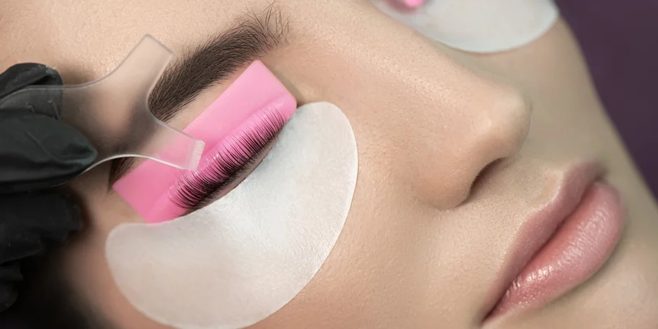 Lash lifting nebo laminace obočí vč. barvení