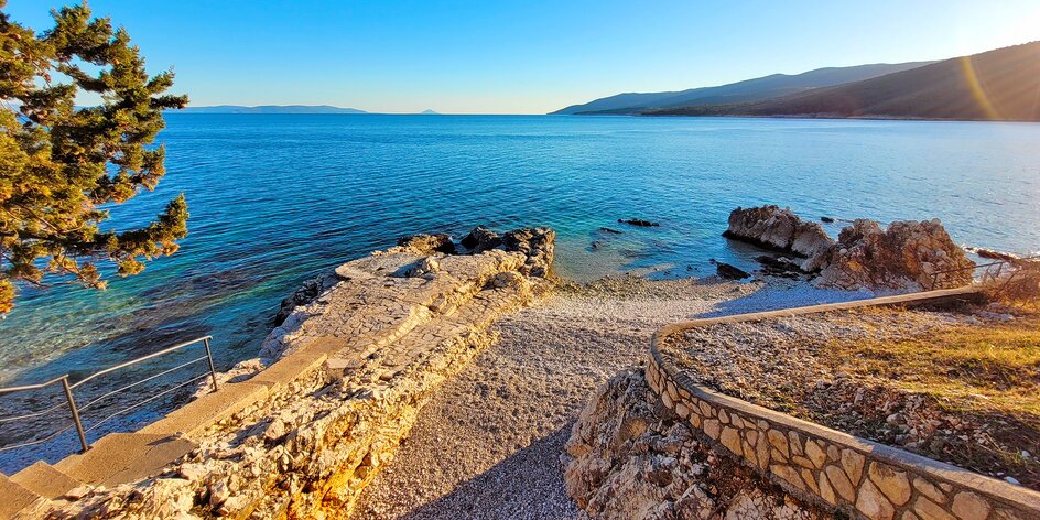 Východní pobřeží Istrie očima maminky: Kde se vykoupat a kam na výlet?
