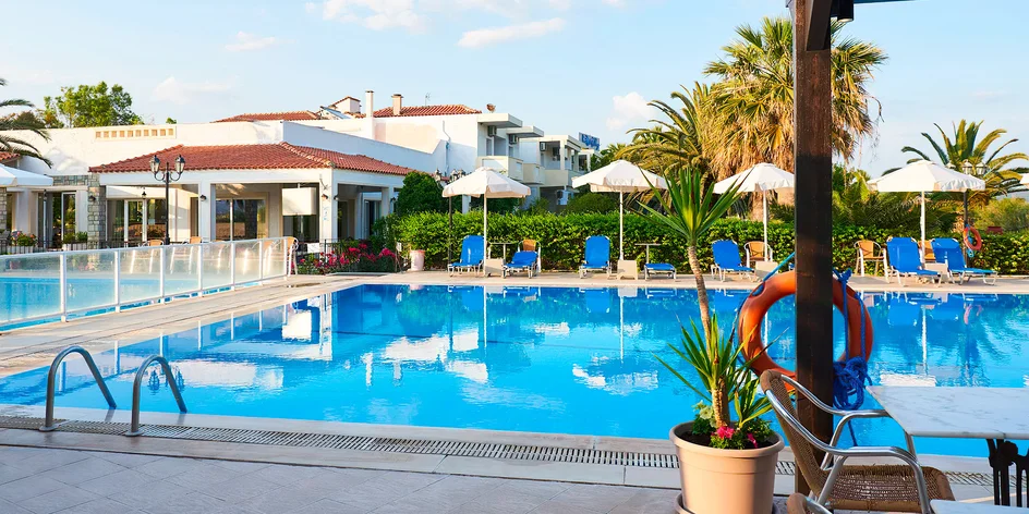 Letecky na Lesbos: 3* hotel se snídaní, 50 m na pláž