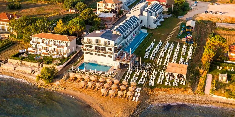 Letecky na Zakynthos: 4* hotel přímo u pláže s jídlem