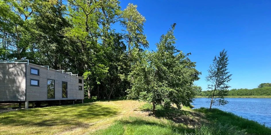 Krásný tiny house na břehu Labe až pro 4 osoby