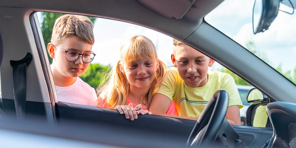 Autoškola pro děti: 15–40 min. jízdy na cvičné ploše