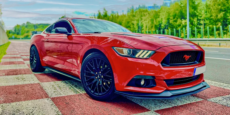 Pronájem Fordu Mustang GT paket: 3 hod. i víkend