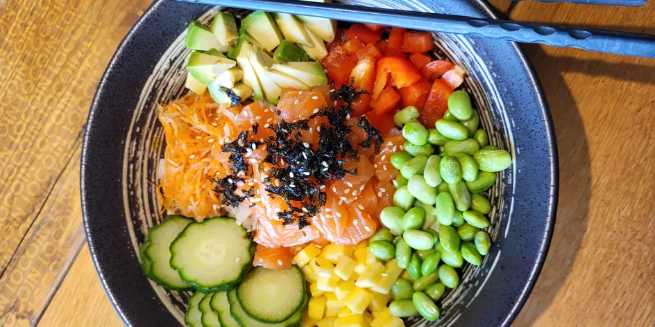 Poke bowl na výběr ze 4 druhů pro 1 nebo 2 osoby