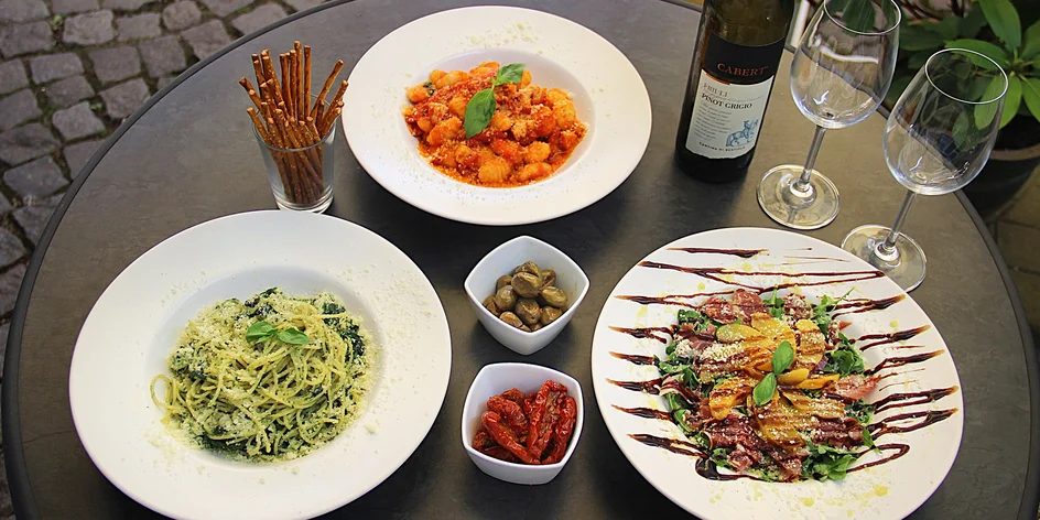 Degustační italské menu i lahev vína pro 2 osoby