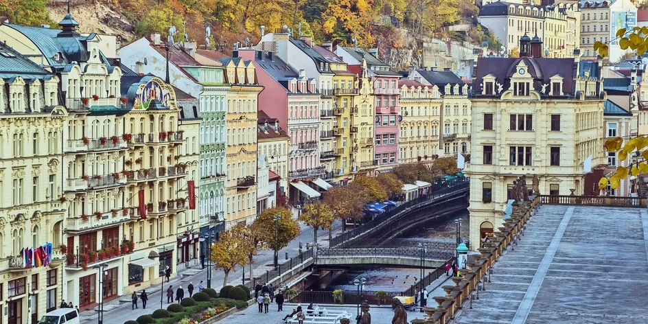 Pobyt v centru Karlových Varů: jídlo a vstup do lázní