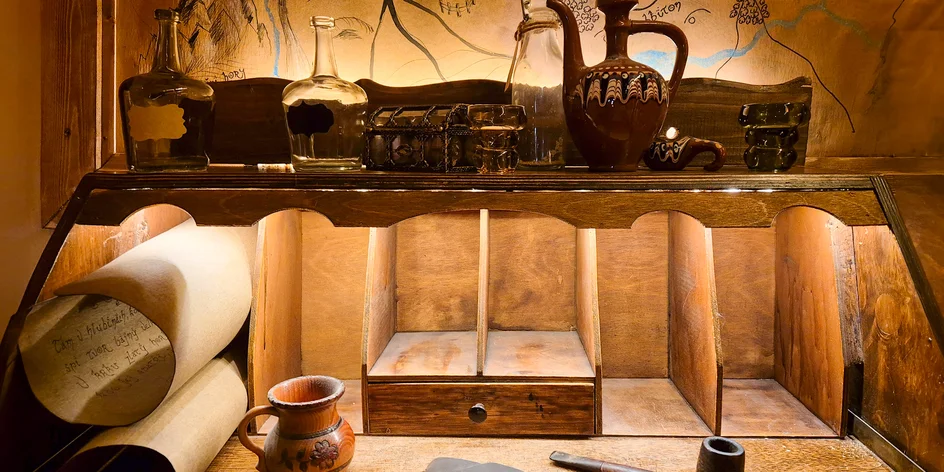 Úniková hra Hobití nora, kterou vás provede AI avatar