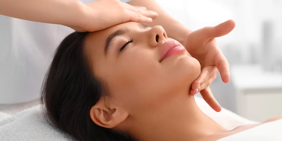 Masáž obličeje, diamantová dermabraze či mezoterapie
