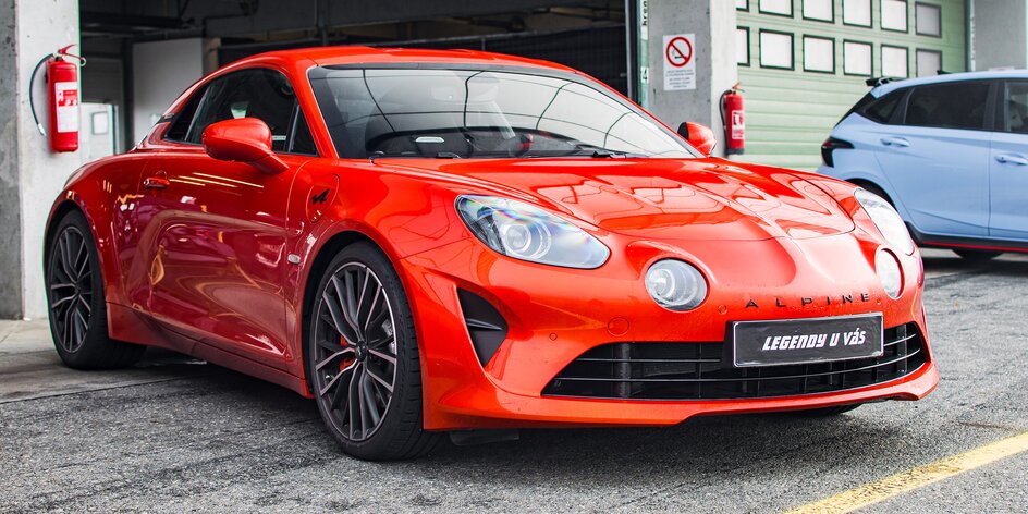 Řízení i spolujízda v Alpine A110 S na závodním okruhu