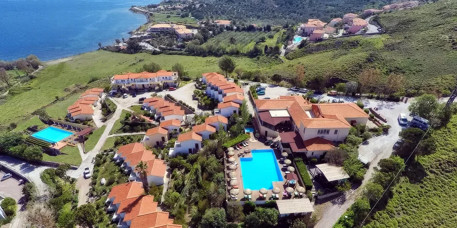 Lesbos letecky: all inclusive, pláž 500 m od hotelu
