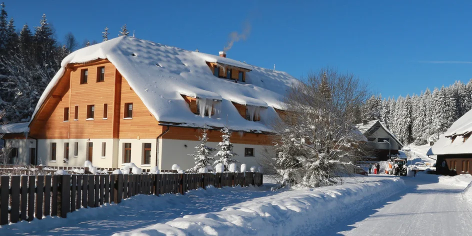 Pobyt v krásné chatě v srdci Šumavy s polopenzí