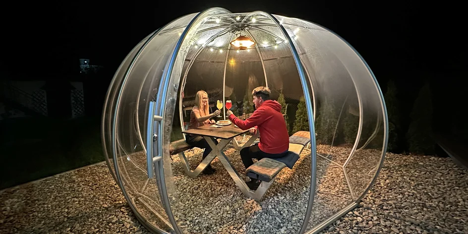 Tříchodové menu v iglú pro dva: polévka, pasta i prosecco