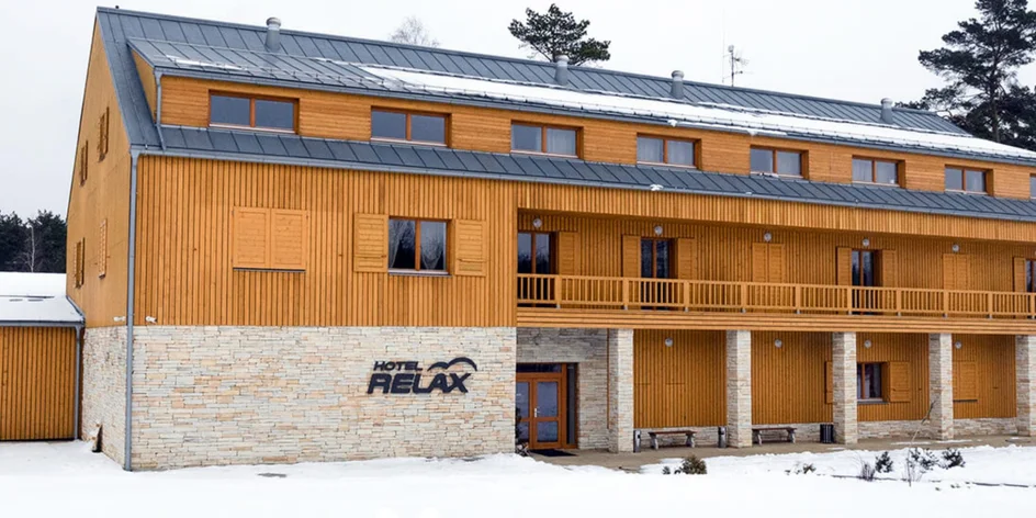 Pobyt u Bezdězu: polopenze i vstup do bazénu a kina