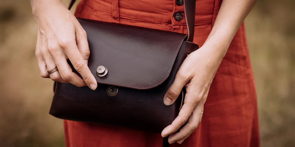 Celodenní kurz výroby malé kožené dámské kabelky