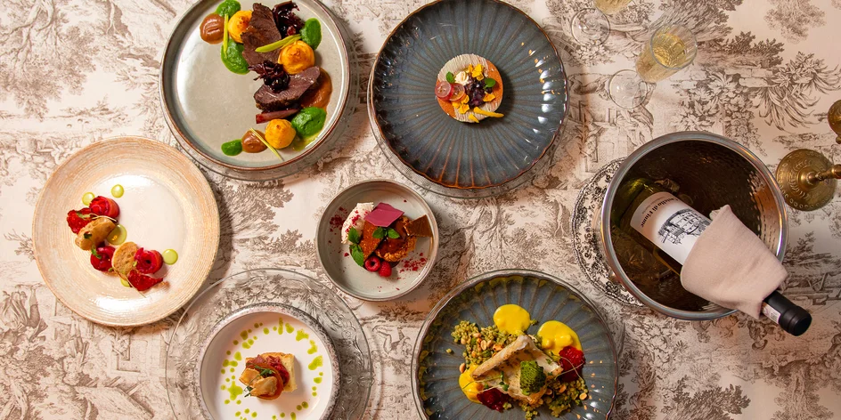 Tříchodové menu na zámku blízko polských hranic