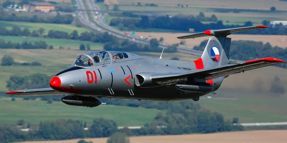 Zážitkový let stíhačkou L-29 s akrobatickými prvky