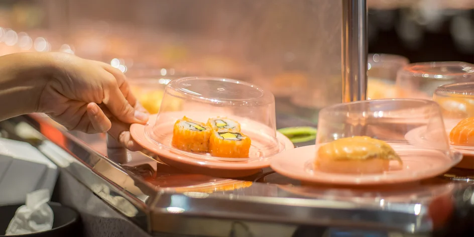 Až 2 hod. running sushi v OC Plaza pro 1 osobu