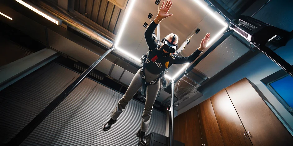 Seskok padákem ve špičkovém simulátoru pro 1 i 2 os.