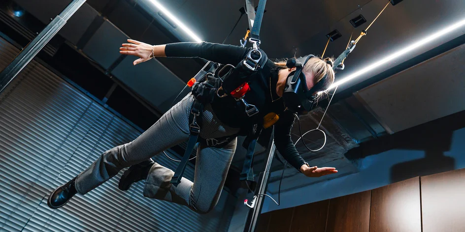 Seskok padákem ve špičkovém simulátoru pro 1 i 2 os.