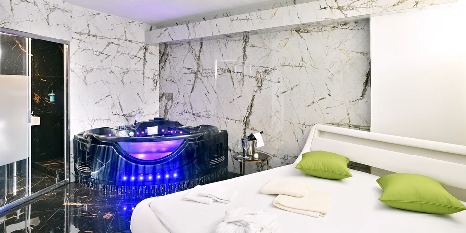 Privátní wellness: hydromasážní vana, sauna i občerstvení