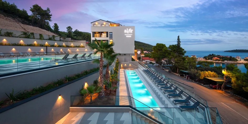 Ostrov Korčula: nový 4* hotel se snídaní či polopenzí, až 3 děti zdarma