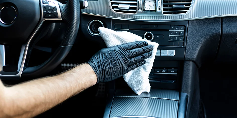 Čištění interiéru aut i ozonem či tepováním