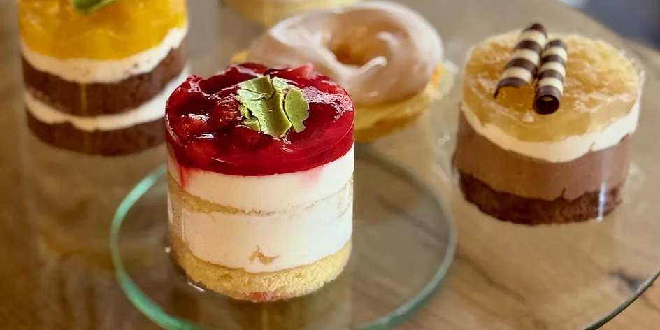 Káva dle výběru a cheesecake, míša či hruškový sen